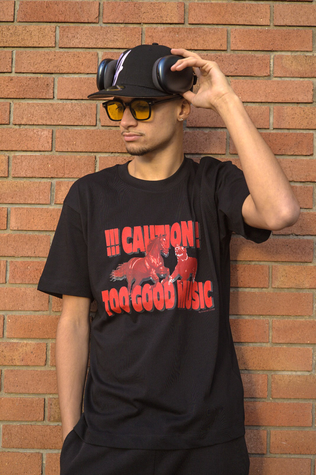 T-SHIRT " CAUTION "
