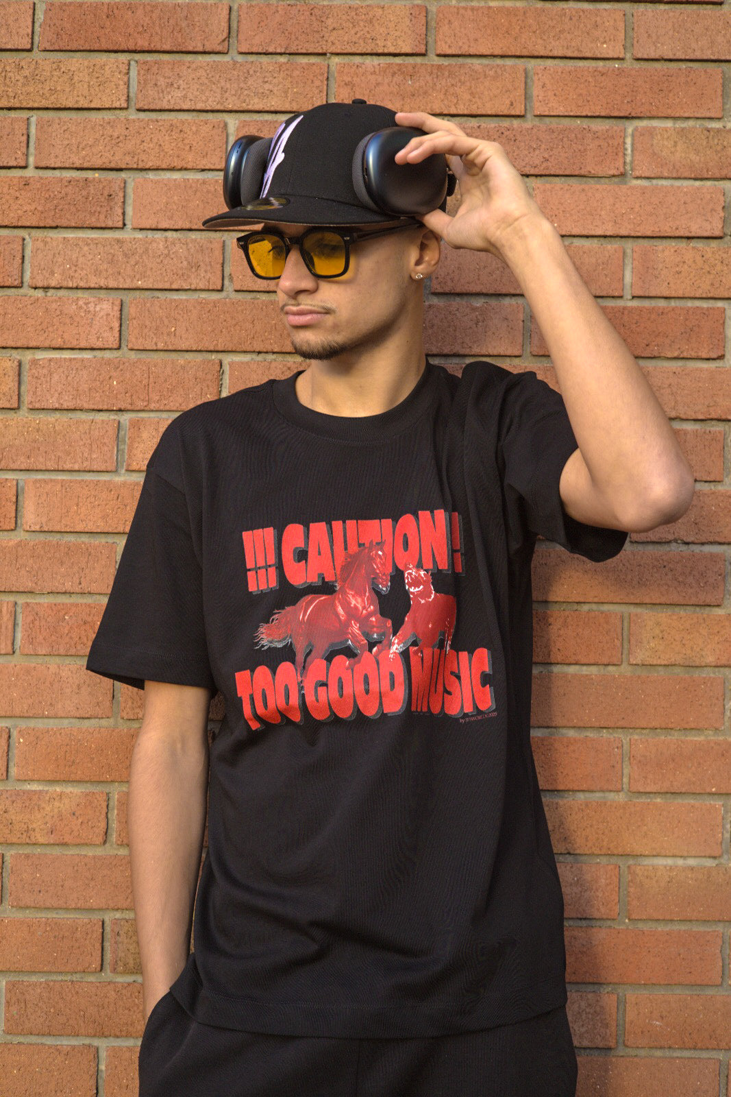 T-SHIRT " CAUTION "