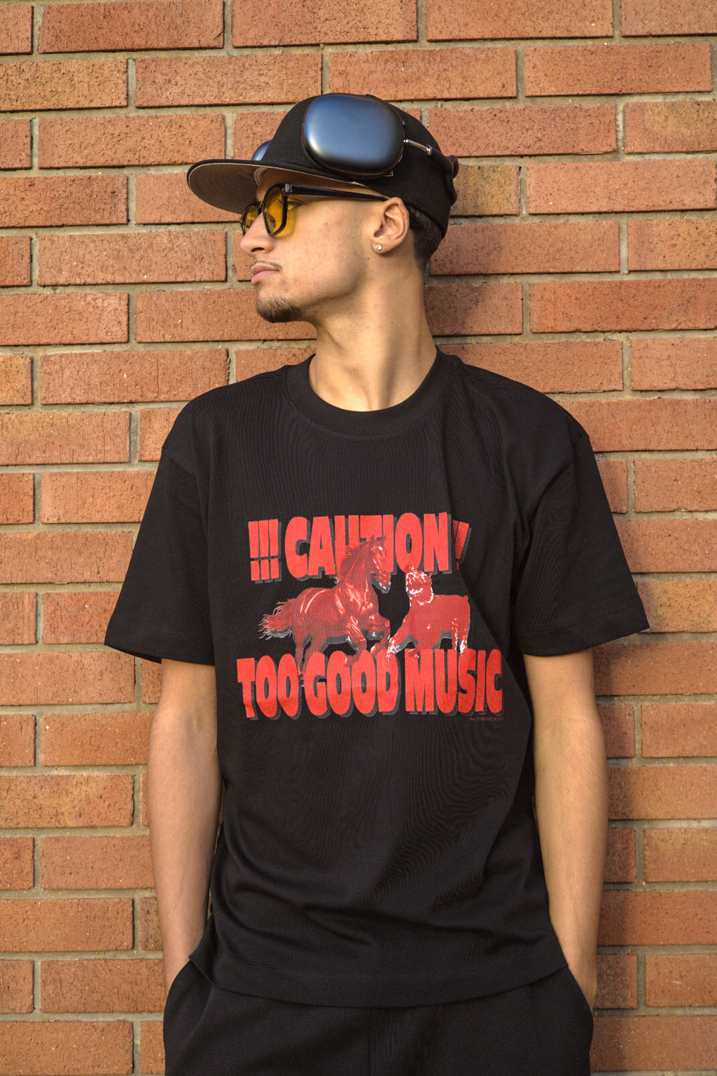 T-SHIRT " CAUTION "